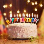 30 Felicitaciones de cumpleaños para desear lo mejor a un ser querido